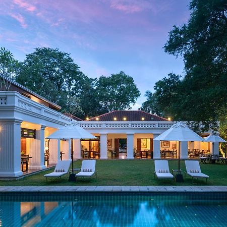 Taru Villas Канди Екстериор снимка