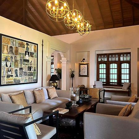 Taru Villas Канди Екстериор снимка