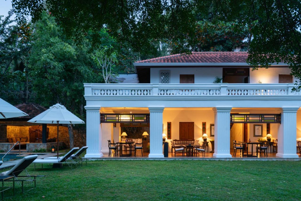 Taru Villas Канди Екстериор снимка