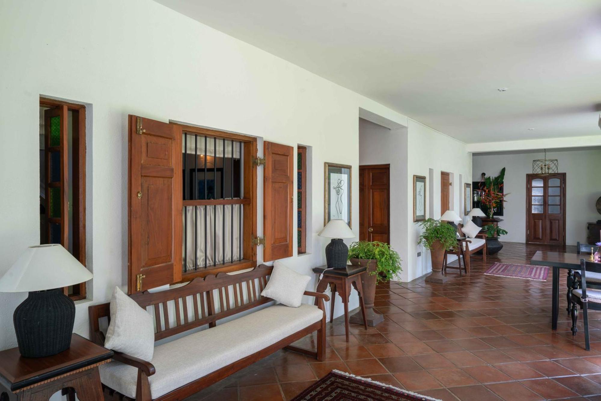 Taru Villas Канди Екстериор снимка