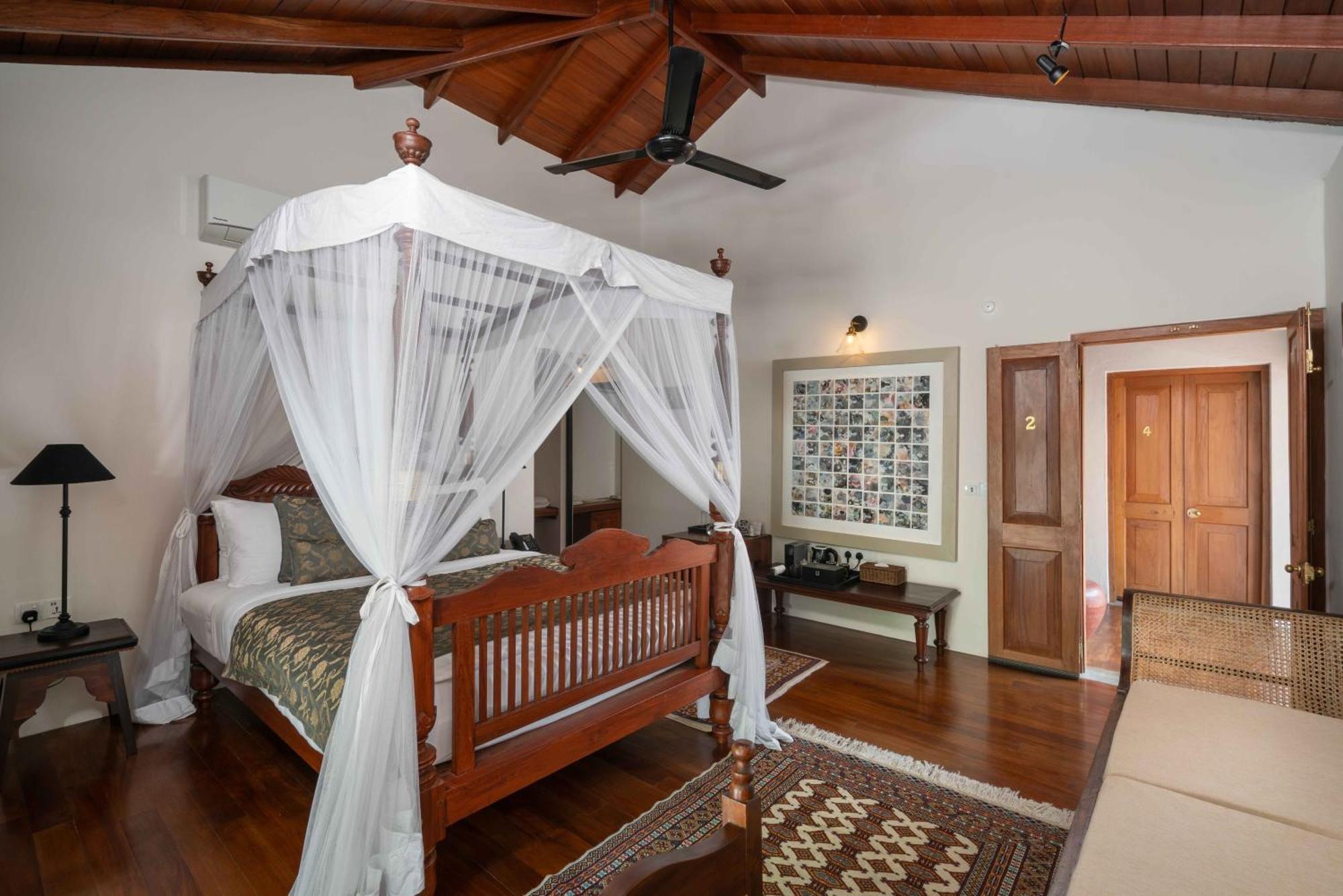 Taru Villas Канди Екстериор снимка