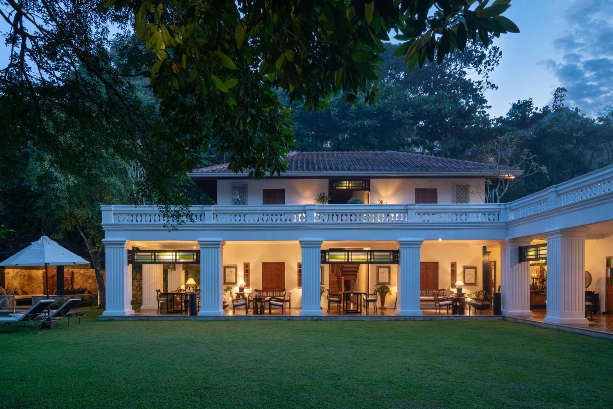 Taru Villas Канди Екстериор снимка