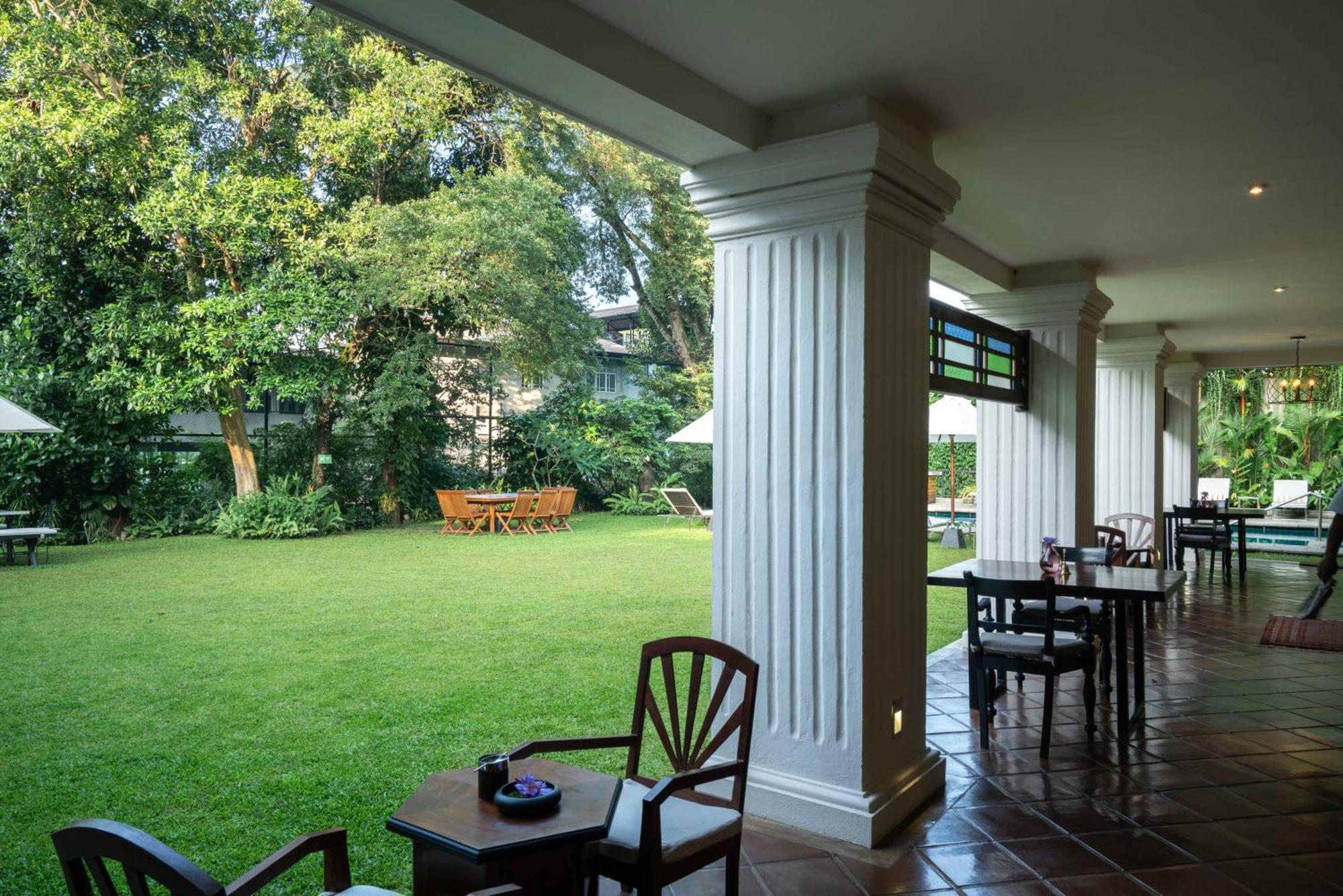 Taru Villas Канди Екстериор снимка